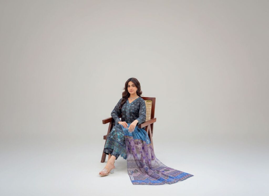 haya noor embroidered slub linen stitched 3 piece suit 01 winter collection